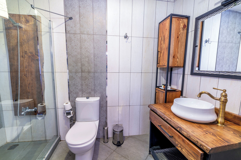 Bathroom 5, Karakoy Aparts Hotel, Beyoğlu