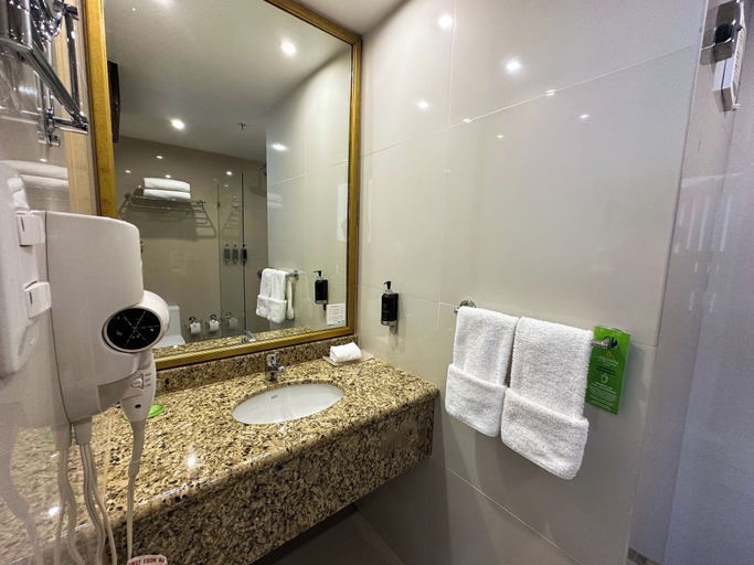 Bathroom 5, La Quinta by Wyndham Quito, Quito