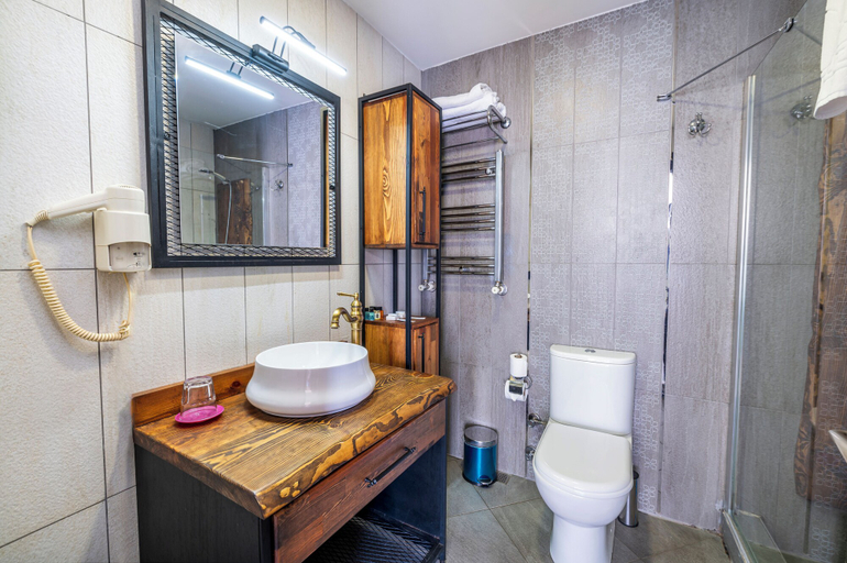 Bathroom 5, Karakoy Aparts Hotel, Beyoğlu