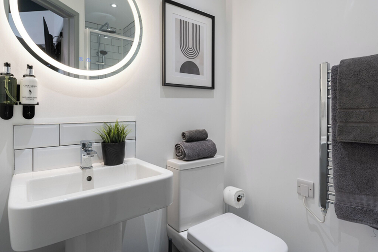 Bathroom 3, The Madison, Southampton
