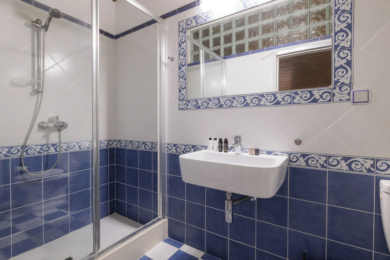 Bathroom 2, Country Attic, Ionian Islands