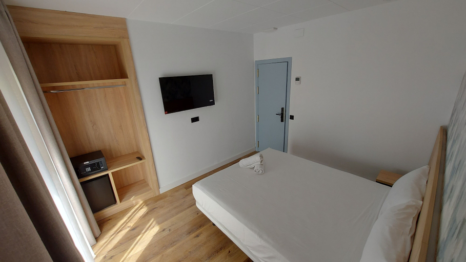 Bedroom 4, Sweet Lloret Suites - Smart Hotel, Girona