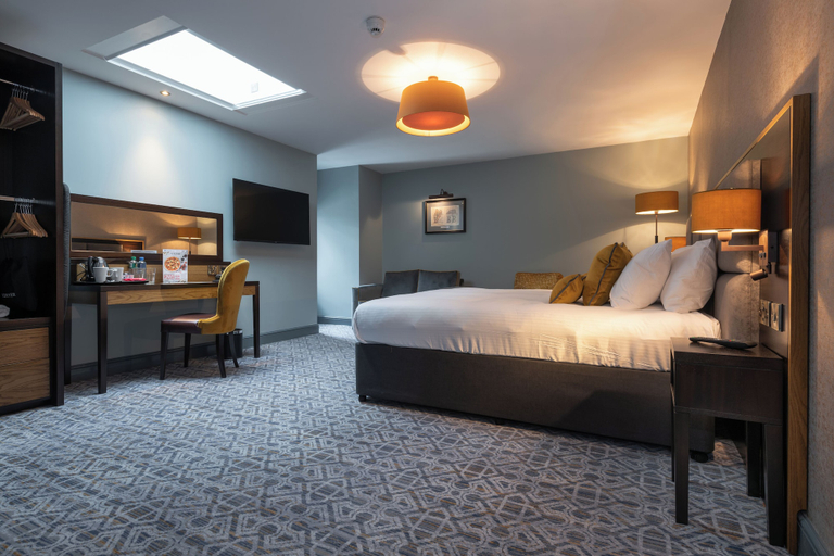 Bedroom 2, The Old Borough by Wetherspoon, Dublin