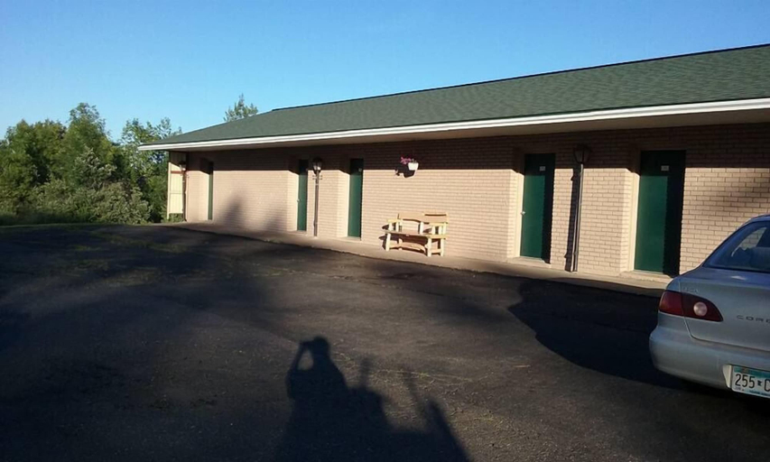 Exterior & Views 2, Northwoods Inn LLC, Carlton