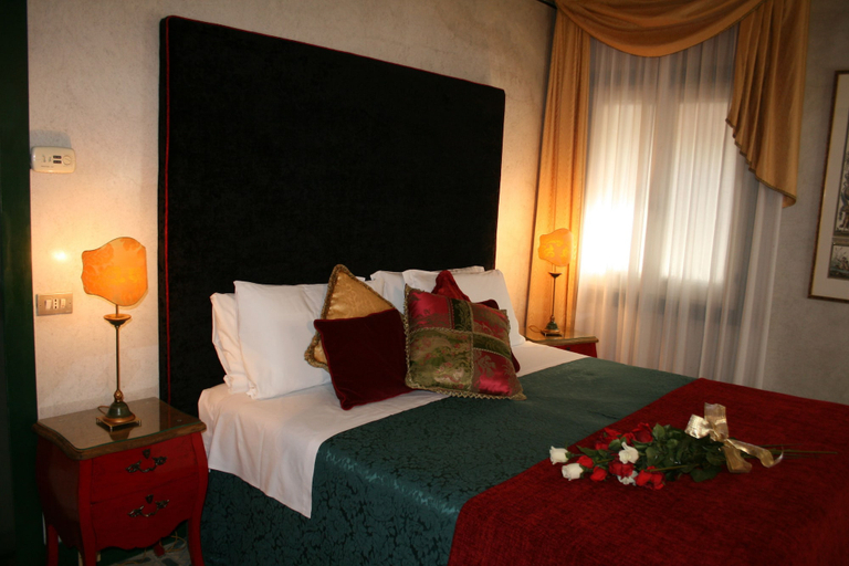 Bedroom 2, Palazzo del Giglio, Venezia
