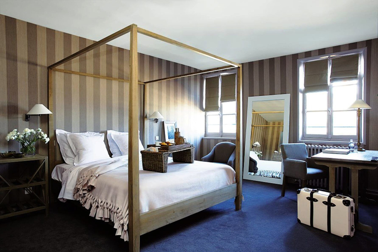 Bedroom 3, Hotel de La Licorne & Spa Nuxe, Eure