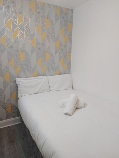 Bedroom 4, 8 Eyre Square Lane