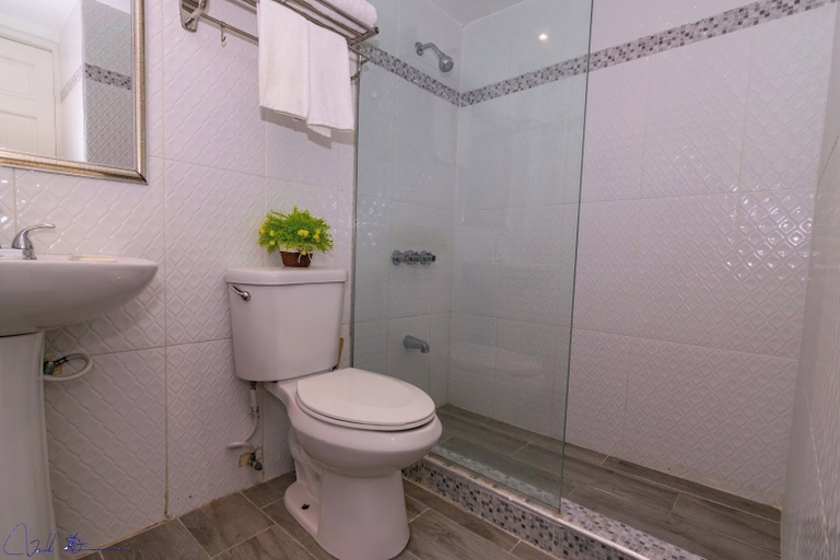 Bathroom 3, Jamaican Loft at Sunshine Village
