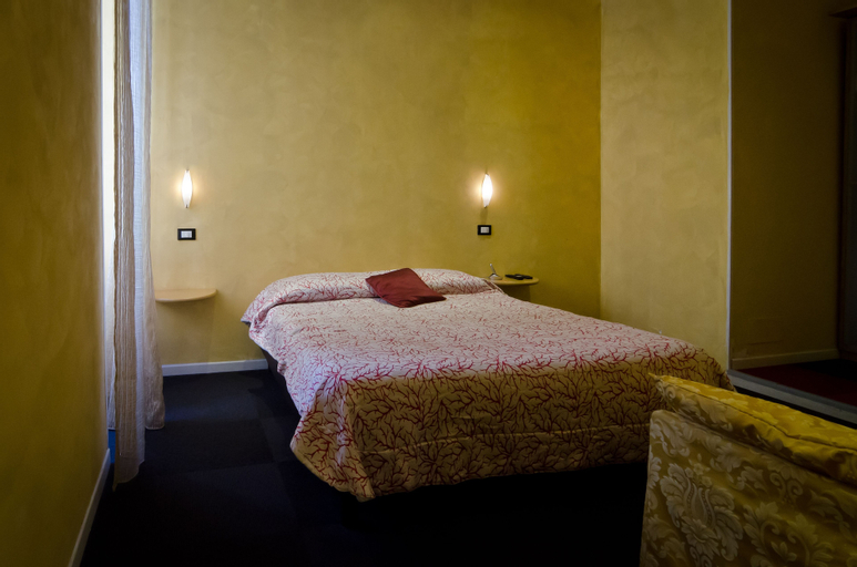 Bedroom 12
