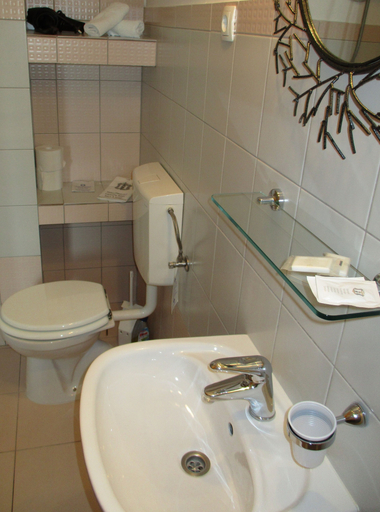 Bathroom 5, Pink Inn, Podstrana