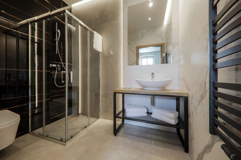 Bathroom 4, Staypolska, Oświęcim