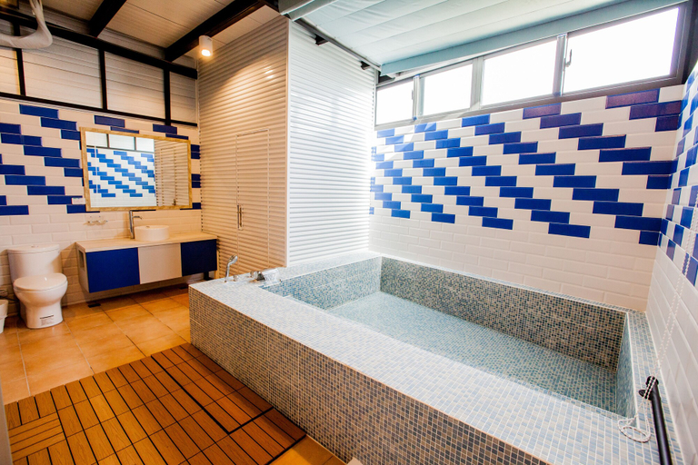 Bathroom 5, Song Ping Resort, Pingtung