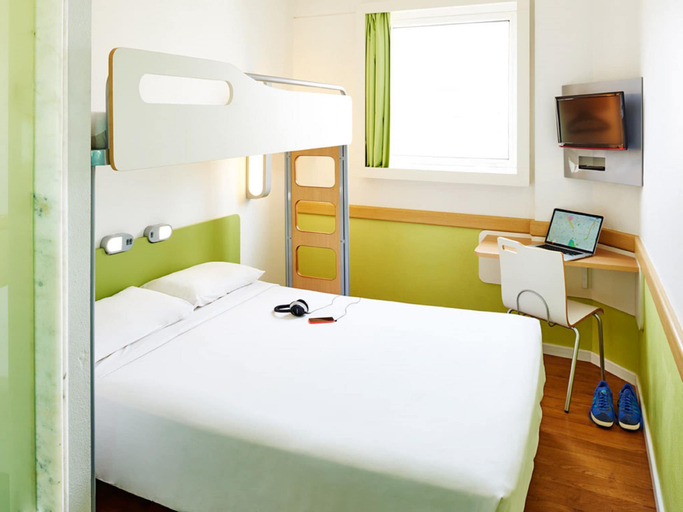 Bedroom 14