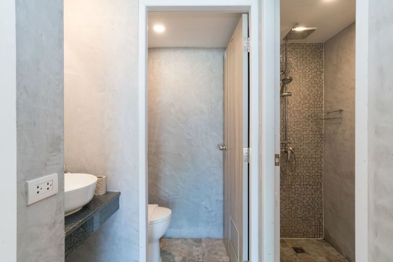 Bathroom 5, Destination Patong, Phuket Island