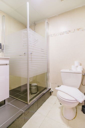 Bathroom 3, Bugrashov Beach Studios