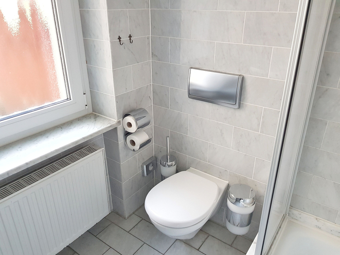 Bathroom 5, Hotel Kronprinz, Minden-Lübbecke