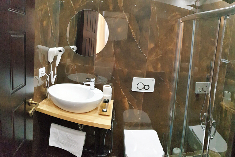 Bathroom 5, Comfort Hotel, Fierit
