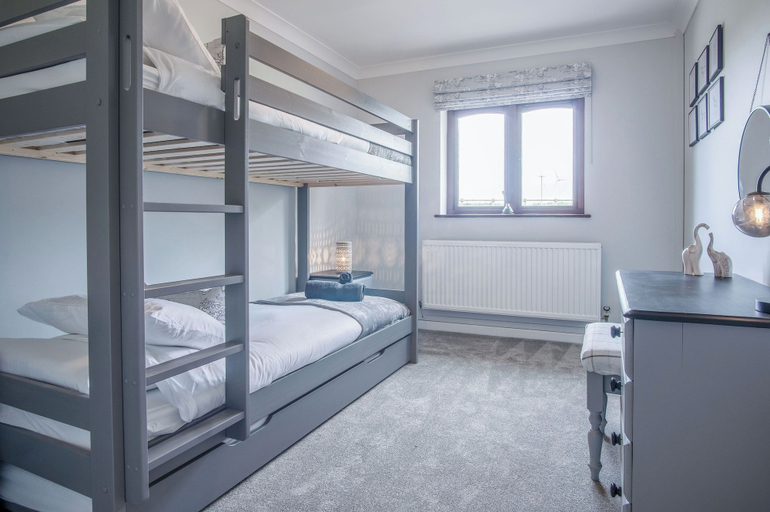 Bedroom 2, Springfield Lodge - 3 Bedroom Home - Princes Gate, Pembrokeshire