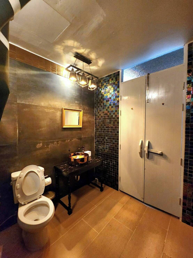 Bathroom 5, Skeyndor Health & Resort, Sattahip