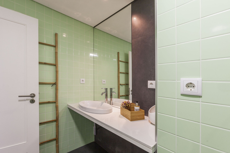 Bathroom 4, Go2oporto Ceuta, Porto
