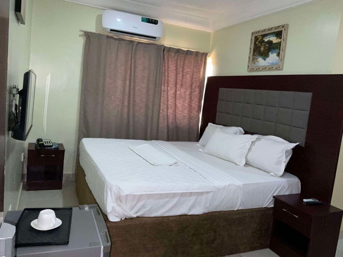 Bedroom 4, LIS HOTEL AND SUITES, IlorinWe