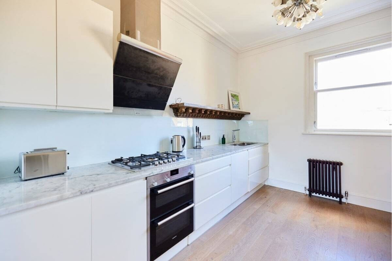 Others 5, The Walterton Sanctuary - Bright 3bdr Flat, London