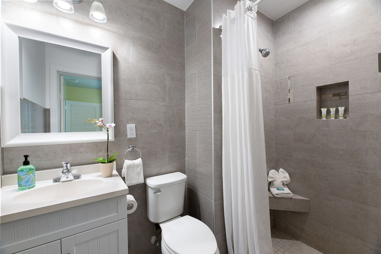 Bathroom 4, Kona Kai Resort and Gallery - Adults Only, Monroe