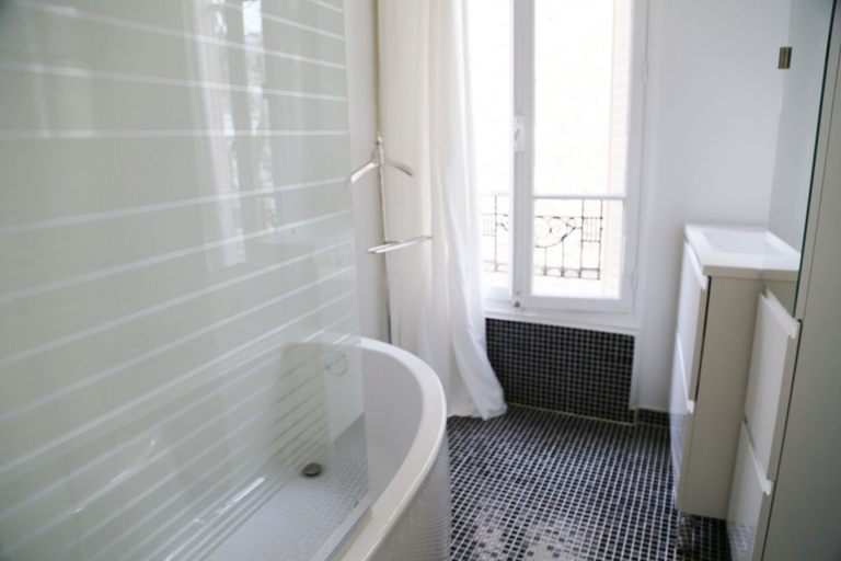 Bathroom 5, Les Suites de Vanves, Hauts-de-Seine