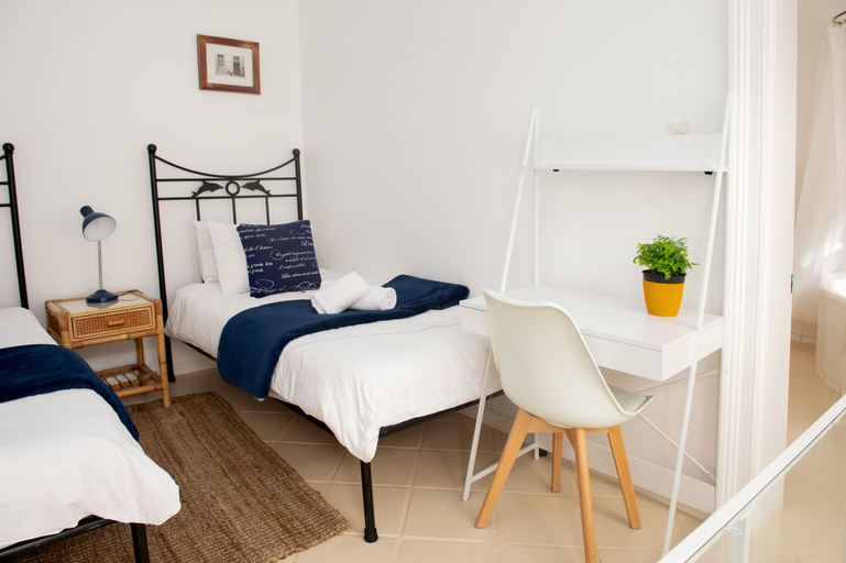 Bedroom 2, Boulders Beach Hotel, Cafe and Curio, City of Cape Town