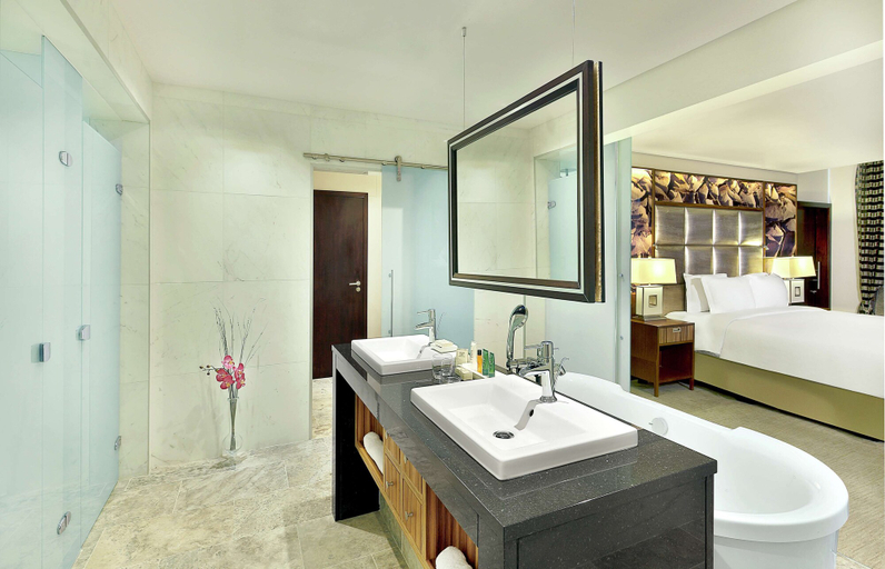 Bathroom 5, Hilton Windhoek, Windhoek East
