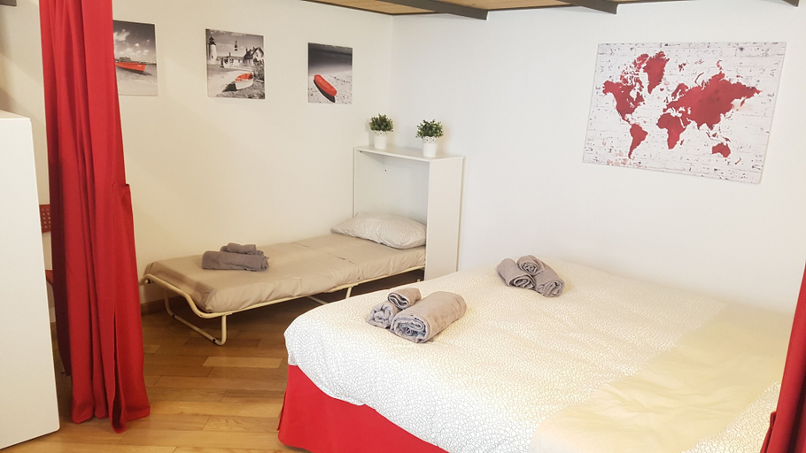 Room 2, Casa Maltese, Torino