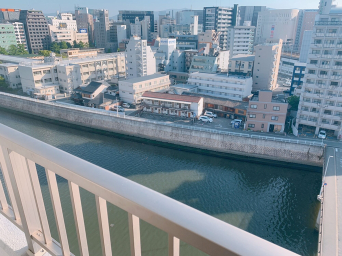 Exterior & Views 13