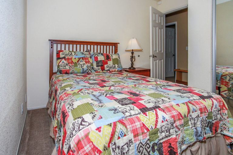 Bedroom 2, Ben's Cool Cabin, San Bernardino