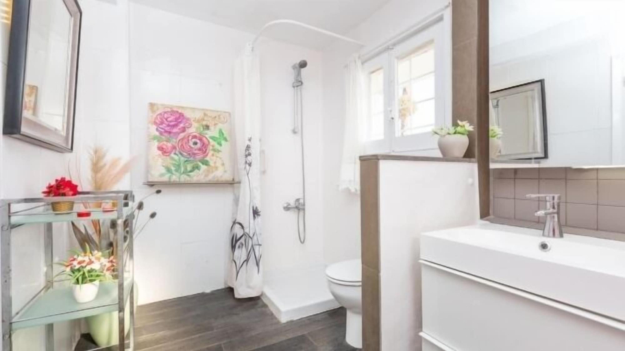 Bathroom, Villa Palmeras, Girona