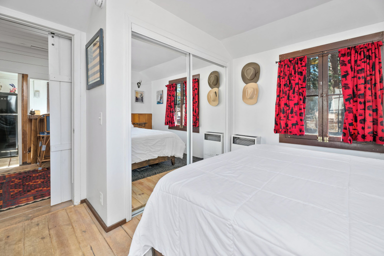 Bedroom 5, Finns Fish Camp, San Bernardino