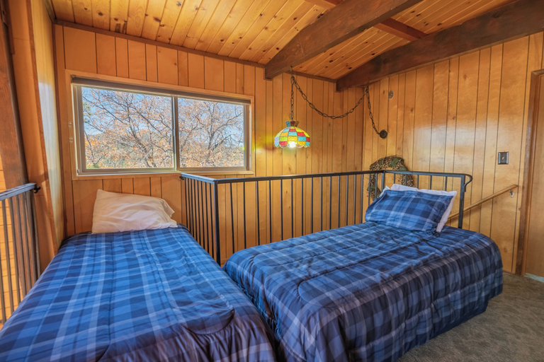 Bedroom 3, Fawnskin Family Cabin, San Bernardino