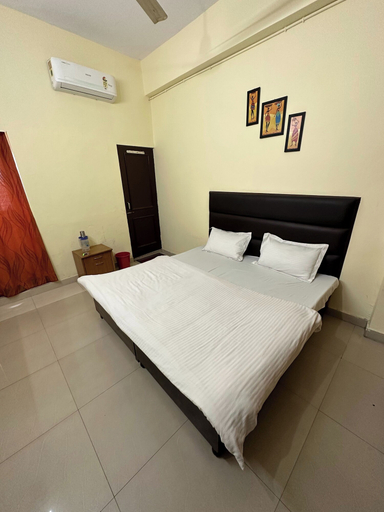 Bedroom 3, Swagat Guest House, Dehradun