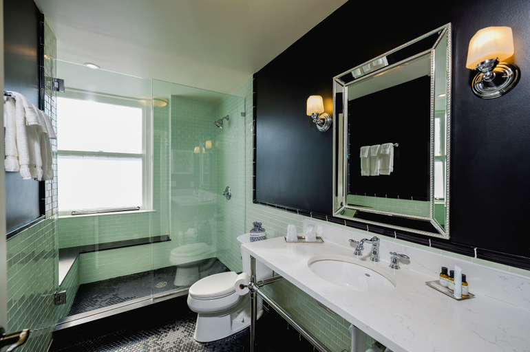 Bathroom 4, The Pontchartrain Hotel, Orleans