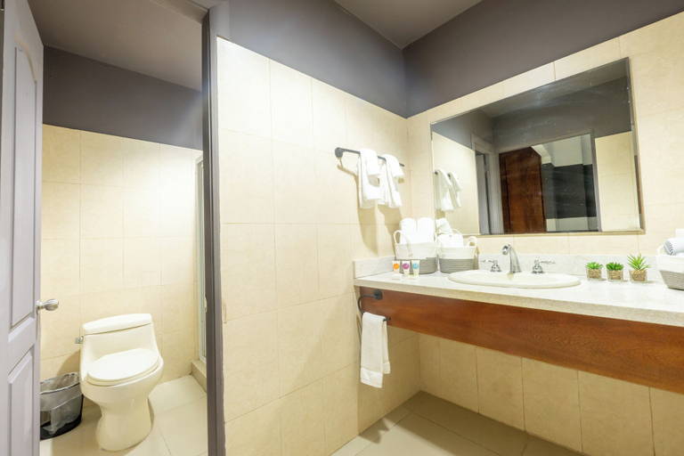 Bathroom 4, MARINN Tropical Vibes Hotel, Panamá