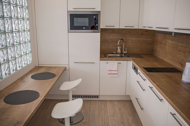 Others 5, Trinity Residence, Praha 7
