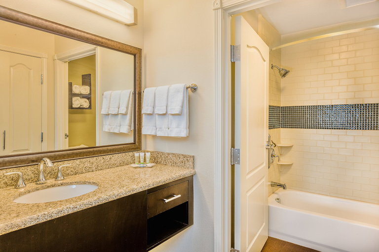 Bathroom 3, Staybridge Suites BISMARCK, Burleigh
