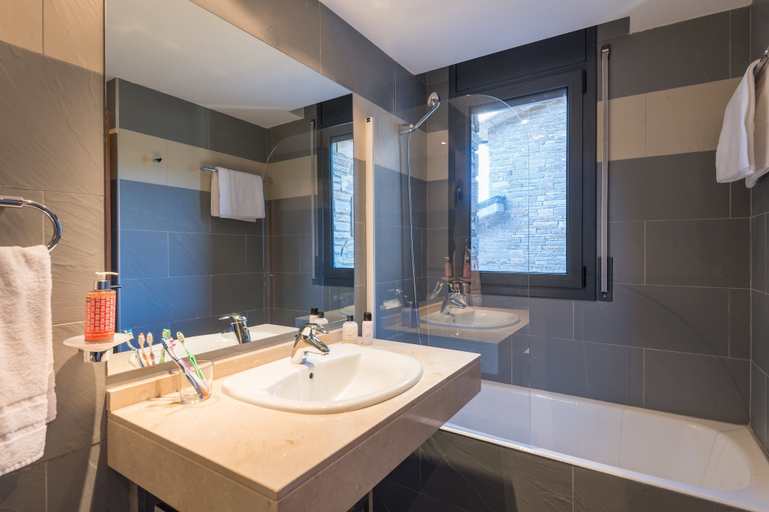 Bathroom 5, Pierre & Vacances Andorra Sunari Peretol