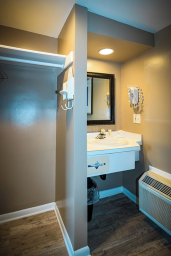 Bathroom 4, The White Sands Oceanfront Resort & Spa, Ocean