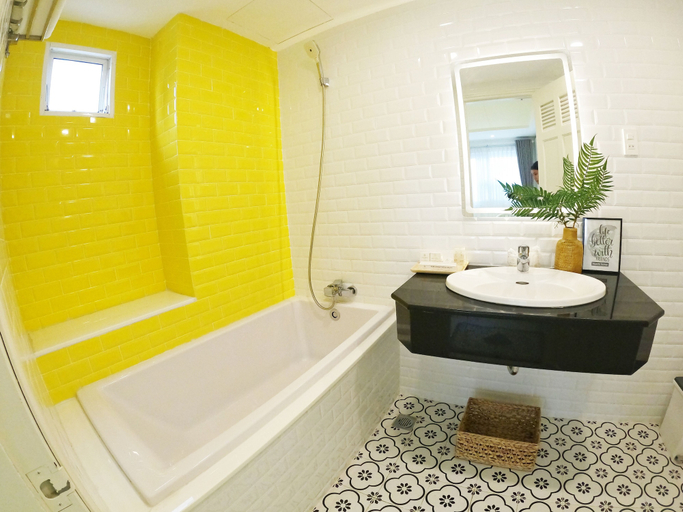 Bathroom 5, Dinh Phat Hotel, District 1