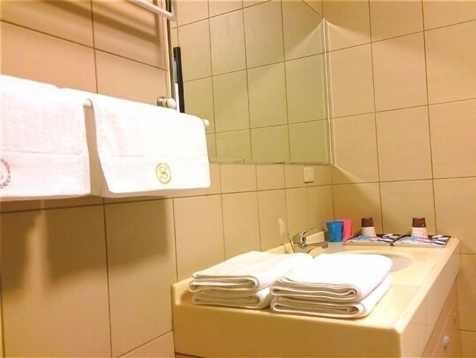 Bathroom, 1986 Travel Hall, Tainan