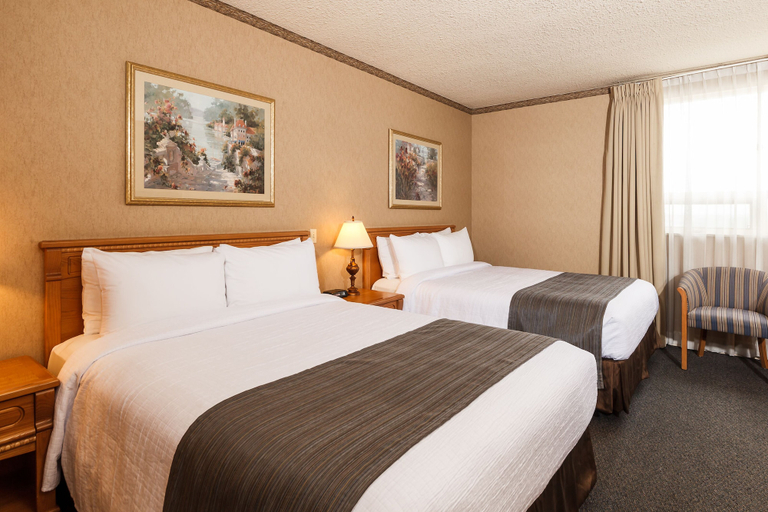 Bedroom 3, The Glenmore Inn & Convention Centre, Division No. 6