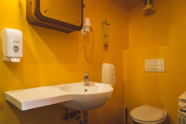 Bathroom 4, Stay Swanky, Zagreb