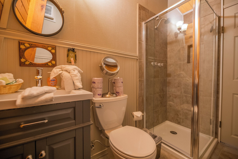 Bathroom 4, Fawnskin Family Cabin, San Bernardino