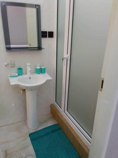 Bathroom 3, Empire Bay Beach Villa, Dangbe East