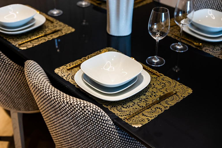 Room 4, DXB - Five - 40608 - PJ, Dubai